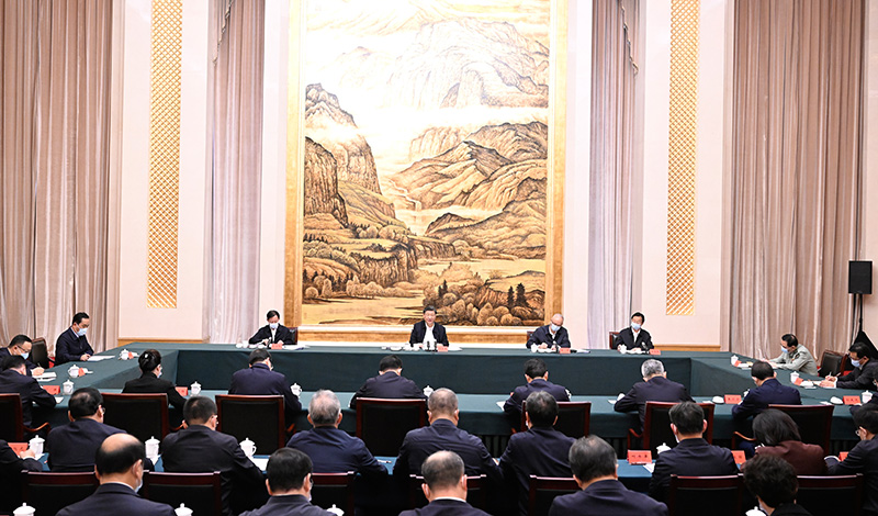 5月17日上午，中共中央总书记、国度主席、中央军委主席习近平在陕西西安主持中国－中亚峰会前夕，专门听取陕西省委和省当局工作汇报，颁发了沉要讲话。